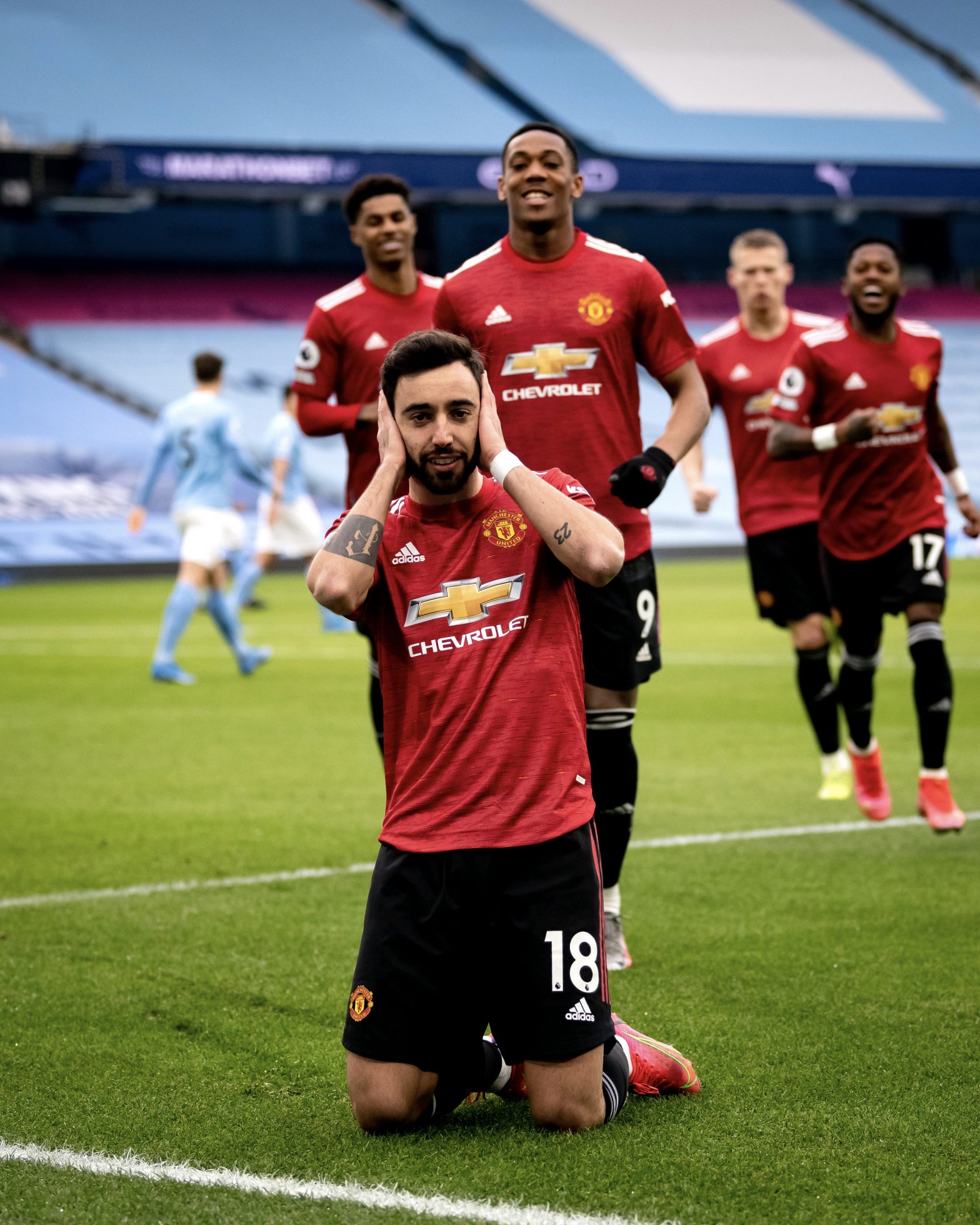 Manchester United se quedó con el clásico al superar por 2 a 0 al City Canal Veo